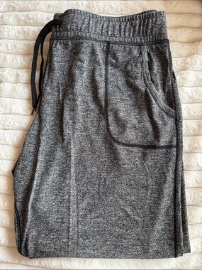 Women’s under armour joggers XL heather gray